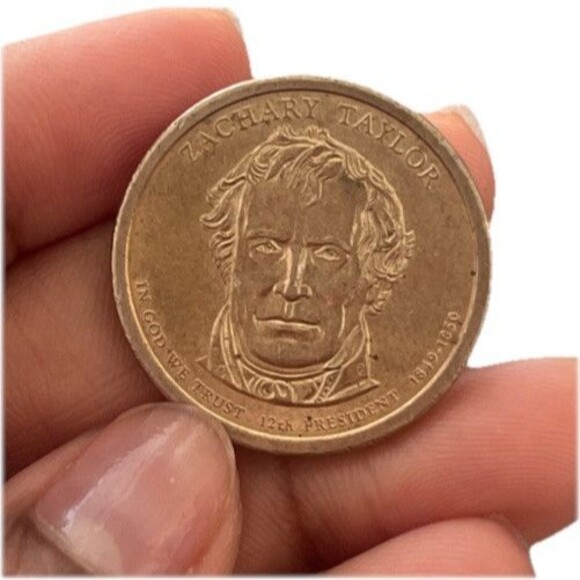 2009 Zachary Taylor Presidential Golden Dollar Coin - Picture 8 of 8